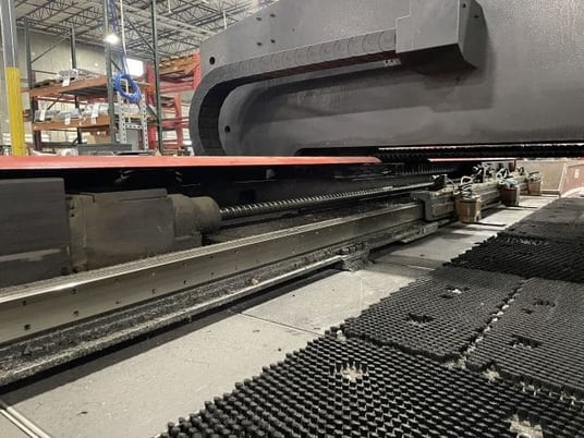 33 Ton, Amada #EMK-3610NT, Servo drive CNC turret punch, 50" throat, 58 station, 4 automatic index, 2007 - Image 5