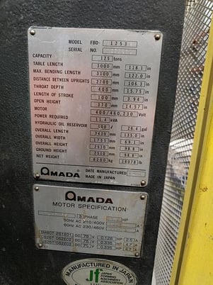 138 Ton, Amada #FBD-1253, CNC press brake, 9.8'OA, 106.3" between housing, 5.91" stroke, 15.75" throat - Image 5