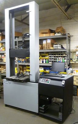 United #SFM-300kN, 60K (300kN) tensile & compression tester, 53" test opening, 22" btwn columns/screws, 53" - Image 2