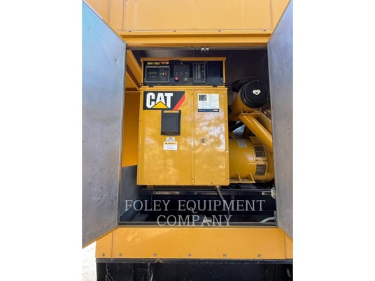 800 KW Caterpillar #C27, diesel generator set, 480 Volts, 668 hours, Tier 2, enclosure, tramont fuel tank - Image 5