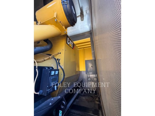 800 KW Caterpillar #C27, diesel generator set, 480 Volts, 668 hours, Tier 2, enclosure, tramont fuel tank - Image 6