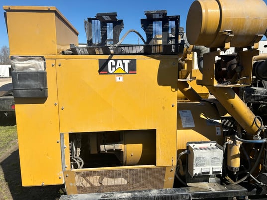 800 KW, Caterpillar #SR4B, Generator End, 597 Frame, 480 Volt, 2005 - Image 3