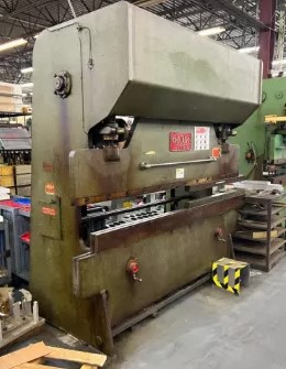 55 Ton, Dreis & Krump #68-B, mechanical press brake, 8' overall, 78" between housing, 3" stroke, 12" dia - Image 2