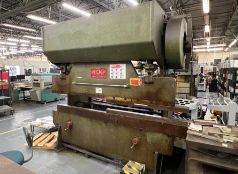 55 Ton, Dreis & Krump #68-B, mechanical press brake, 8' overall, 78" between housing, 3" stroke, 12" dia - Image 3