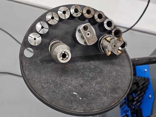 Clausing Kondia #FV-1, Vertical Milling Machine, 9" x 48" table, 30" longitudinal travel, 15" saddle travel - Image 9