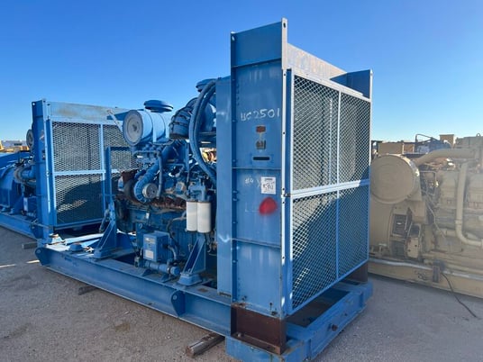 1493 BHP MTU #16V2000, diesel engine w/ radiator, 1800 RPM - Image 2