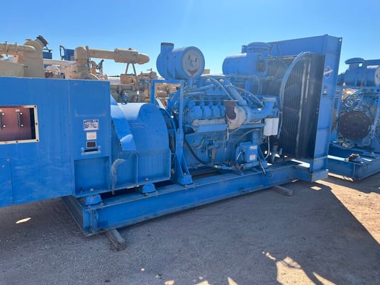 1493 BHP MTU #16V2000, diesel engine w/ radiator, 1800 RPM - Image 1