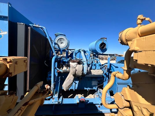 1493 BHP MTU #16V2000, diesel engine w/ radiator, 1800 RPM - Image 5