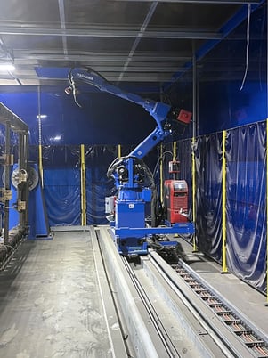 Yaskawa, dual robot weld cell, 45 lb payload, 123" horizontal reach, 221" vertical reach, 2023 - Image 3