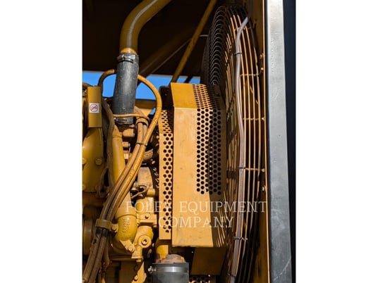 800 KW Caterpillar #3412, diesel generator set, 664 hours, 1998 - Image 7