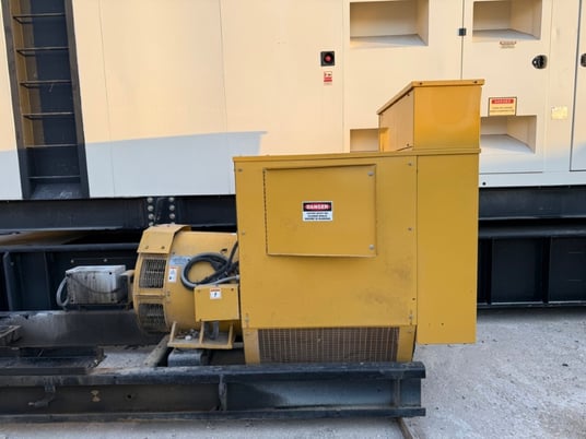 800 KW, 1800 RPM, Caterpillar #SR4B, generator end, Frame 597, single bearing - Image 2