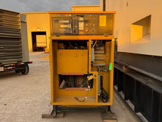 800 KW, 1800 RPM, Caterpillar #SR4B, generator end, Frame 597, single bearing - Image 3