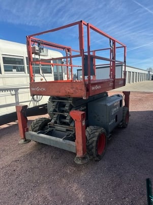 Skyjack #SJ6832RT, Rough Terrain Scissor Lift, 32' Platform Height, Outriggers, Kubota Dual Fuel Engine, 2017 - Image 2