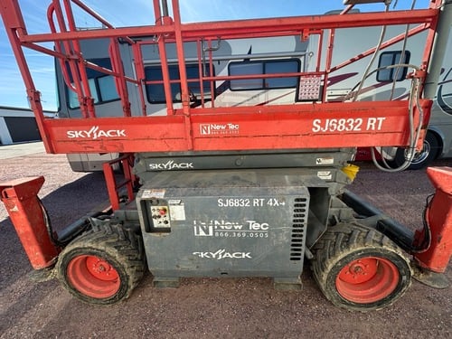 Skyjack #SJ6832RT, Rough Terrain Scissor Lift, 32' Platform Height, Outriggers, Kubota Dual Fuel Engine, 2017 - Image 8