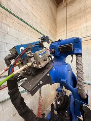 Yaskawa AR2010, Robotic Welder, w/ Miller Auto-Continuum 500 Welder, 12kg 26.5 lb. payload, 2010mm 79" reach - Image 8