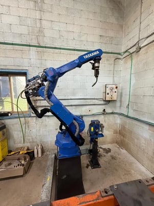 Yaskawa AR2010, Robotic Welder, w/ Miller Auto-Continuum 500 Welder, 12kg 26.5 lb. payload, 2010mm 79" reach - Image 10