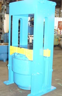 565 Ton, up acting press, 24" ram, 31" daylight, 18" stroke, 29" x24" bed, 2500 PSI - Image 1