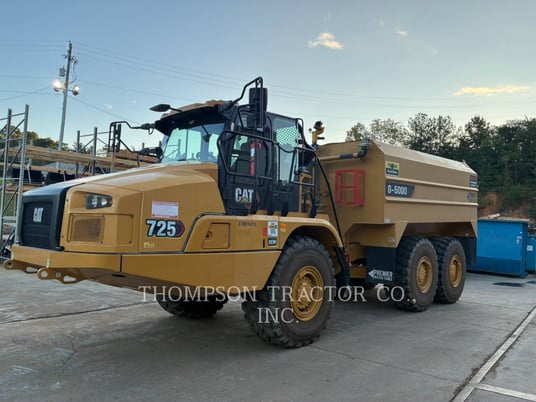 Caterpillar 725, Articulated Truck, 618 hours, S/N: 3T901413, 2025 - Image 2