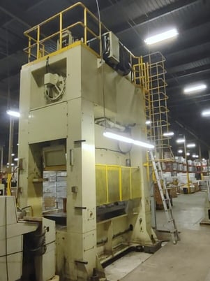 330 Ton, Komatsu #E2G300-3UMS, Straight side double crank press, 14.1" stroke, 98.4" x48" bed, 39.5" Shut - Image 6
