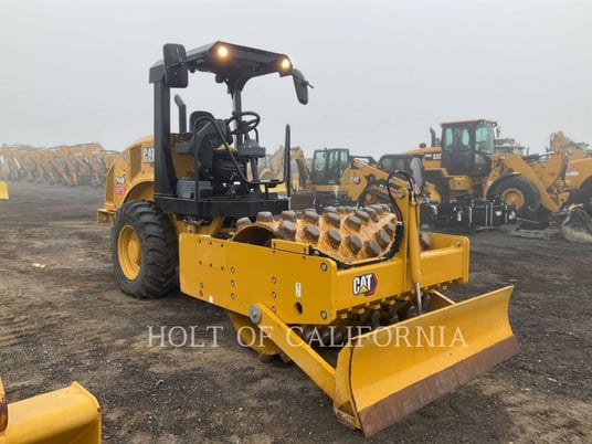 Caterpillar CP44B, Vibratory Single Drum Pad, 175 hours, S/N: GNB00403, 2023 - Image 2