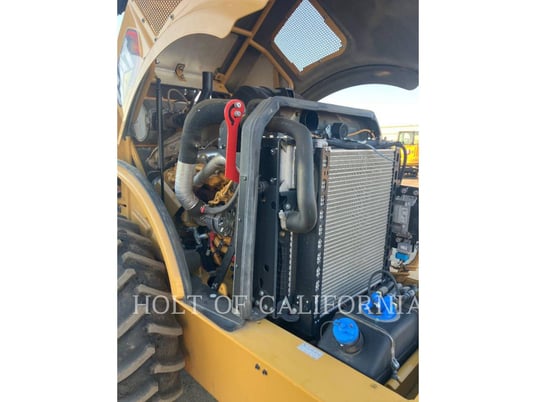 Caterpillar CP44B, Vibratory Single Drum Pad, 175 hours, S/N: GNB00403, 2023 - Image 7