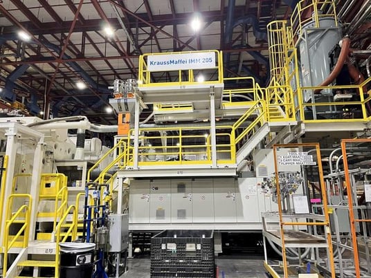 4000 Ton, Krauss Maffei #4000-17200MX, injection molding press, 2017 - Image 2