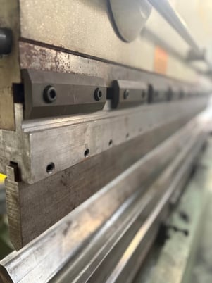 70 Ton, Adira, CNC Press Brake, 8.3' overall, Autogauge CNC 2000, w/ Tooling - Image 2