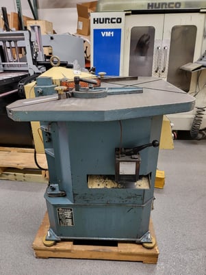 8-5/8" x 8-5/8" x 1/8" Amada #CS-220, corner notcher, foot pedal - Image 6