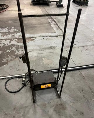 12" x .125" Littell #412-7PDL, 7-roll straightener, entry pinch rolls, automatic lube - Image 4