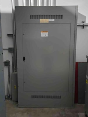 800 Amp, GE Spectra #SFPA36AT0250, Panelboard w/ Main, Meter, 3 Breaker - Image 2
