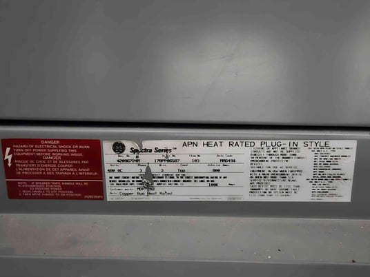 800 Amp, GE Spectra #SFPA36AT0250, Panelboard w/ Main, Meter, 3 Breaker - Image 3