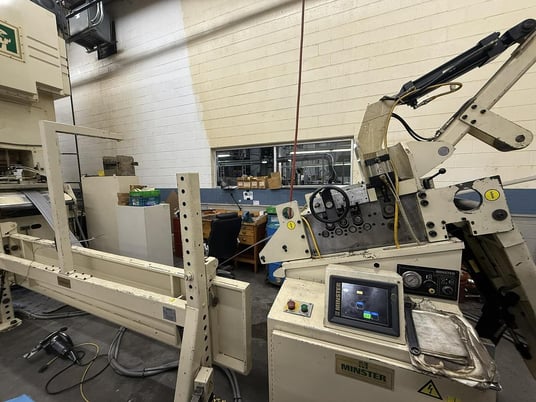 26" x .09" Minster #MEF4-26S, servo coil feed line, feeder, threading table, 7-roll straightener, uncoiler - Image 5