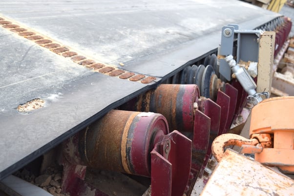 5' wide x 28' +- long belt conveyor, 3/4" thick, rubber impact idlers, Falk gearbox reducer - Image 6