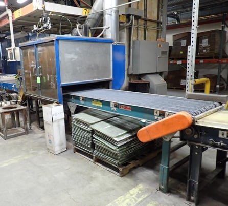 Gantry 2-Head Fully Traversing Gantry Spray Booth, (2) regulators & pressure pot, Bilt-Rite 30" x 12' wire - Image 3