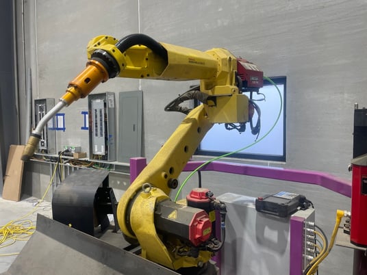 Fanuc, ArcMate 120iC, 6Axis industrial welding, Robot R-30iB, 2015 - Image 1