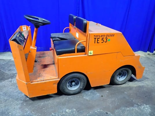 Electric Tugger, Taylor-Dunn #CO-014-20, 36 V, 2017 - Image 1