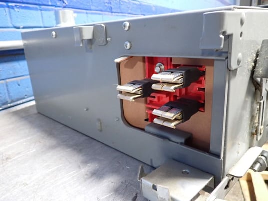 125 Amps, Square D, PHJ36125G, Bus Plug, 3 Phase, 3-Wire, 600 VAC - Image 3