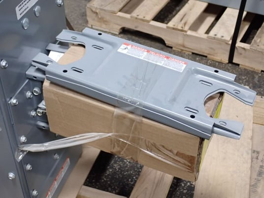 100 Amps, Square D #CF2310GETBMB, Busway, 3 Phase, 3-Wire, 600 VAC - Image 2