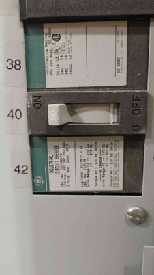 600 Amp, GE A-Series, Panelboard, 480/277 Volts, 3PH, 3W, AF49S w/ Main - Image 5