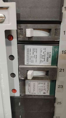 600 Amp, GE A-Series, Panelboard, 480/277 Volts, 3PH, 3W, AF49S w/ Main - Image 6