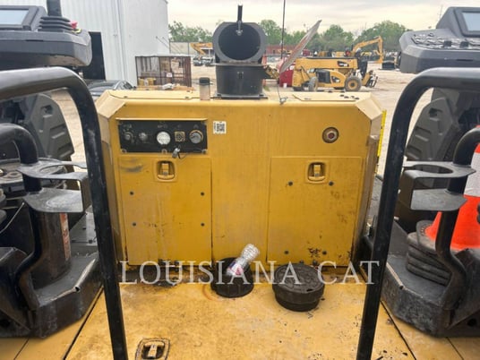 Caterpillar AP-655, Asphalt Paver, 1605 hours, S/N: 66800131, 2023 - Image 7
