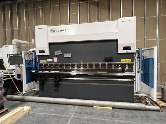 150 Ton, Accurl #GeniusPrime, 5-Axis CNC press brake, 10' overall, 106.2" between housing, 7087" stroke, 2022 - Image 3