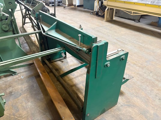 4 x 16" gauge Tennsmith #T-52, foot shear, 37" Back Gauge, (1) front sheet support - Image 3