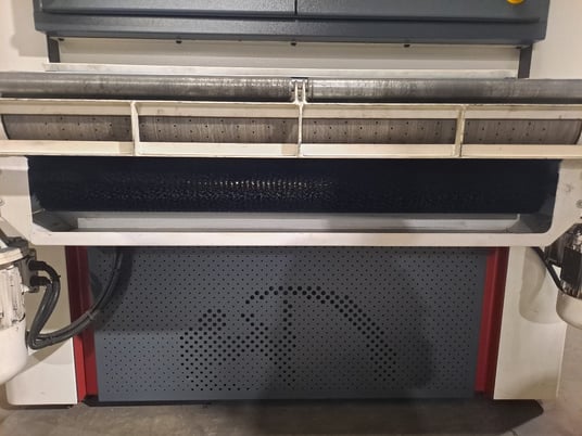 Timesavers #32-Series-1100-WRB, 42" wide belt sanding and deburring machine, wet dust collector, 300 hours - Image 3
