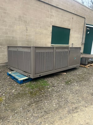 45 Ton, York #YCAL0046EE17XEBB, Chiller, 2018 - Image 1