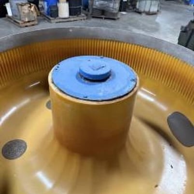 20 cu.ft. Sweco #FM20, 10 HP, like new polyurethane lining, rebuilt motor - Image 4