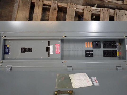 225 Amp, Square D #NEHB-42441-2, Panelboard, 480Y/277 VAC, 3PH, w/ 2MW Main Breaker Kit - Image 1