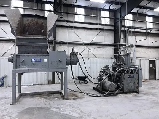 SSI Shredding Systems #3000-H, shredder, 200 HP, 30" x52" chamber, 16" x2" cutter, 6" shaft, 1990 - Image 1