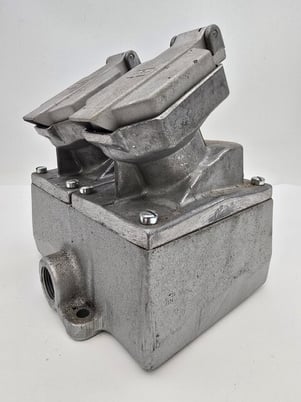 20 A, Crouse-Hinds #ENCRC22201, Circuit Breaking Receptacles, 125VAC, explosion proof - Image 4