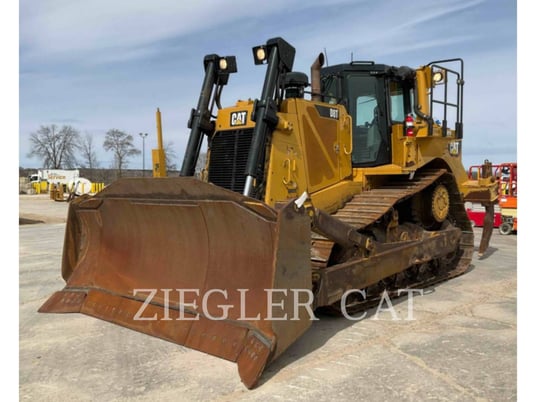 Caterpillar D8T, 8990 hours, S/N: FMC00328, 2015 - Image 1